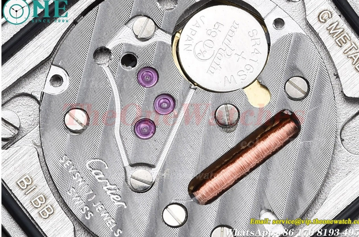 Tank Strap Quartz K11F On Red Leather White Must dial Small 0404